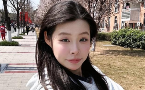 上海大学生一对一语文家教张老师简历17049